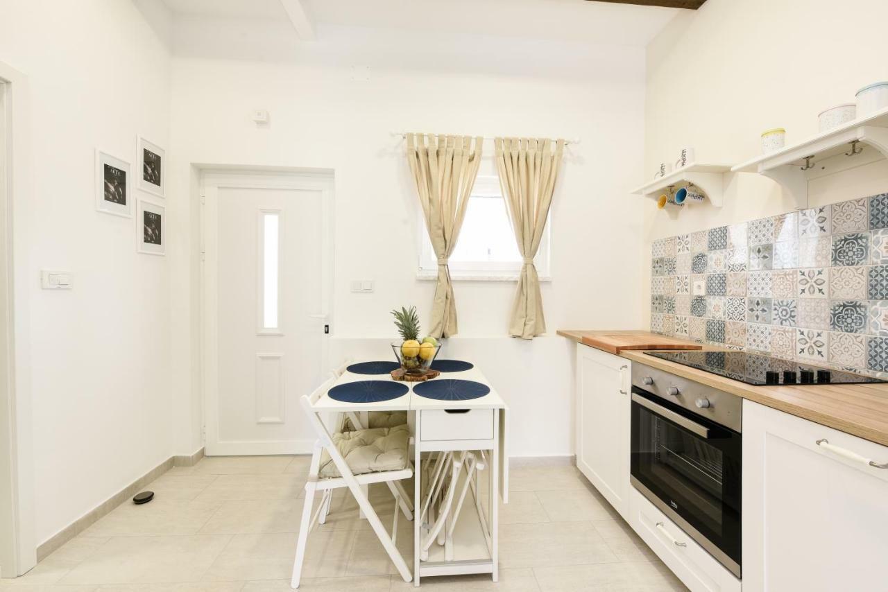 Apartmani Eladora Biograd Na Moru Exterior photo