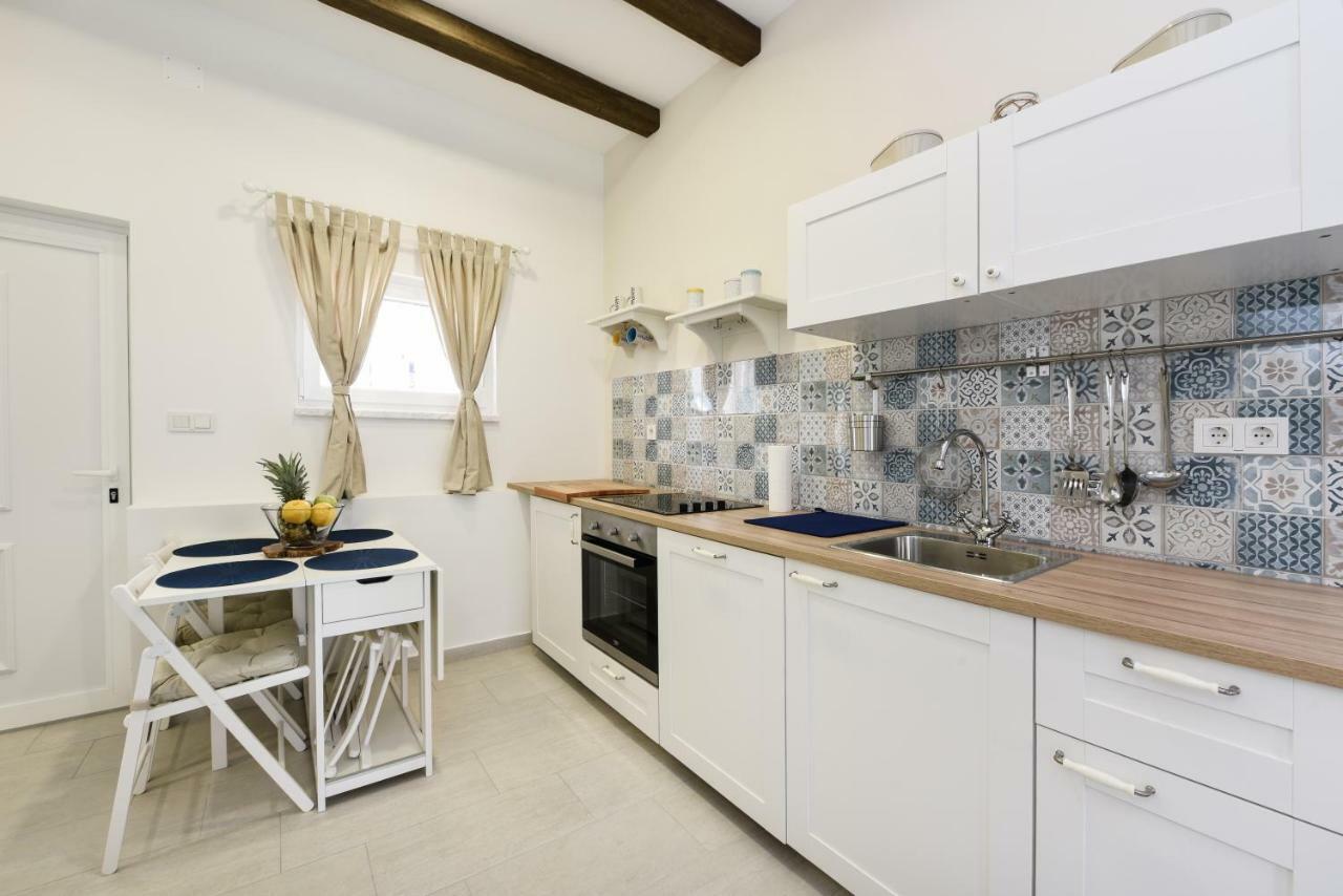 Apartmani Eladora Biograd Na Moru Exterior photo