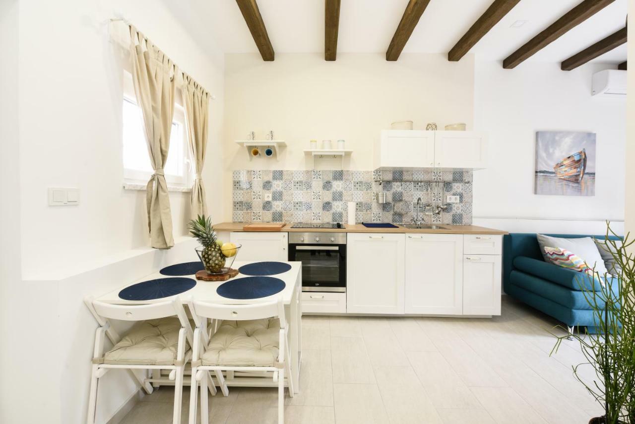 Apartmani Eladora Biograd Na Moru Exterior photo