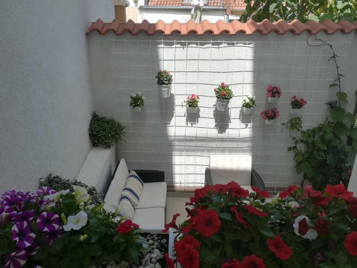 Apartmani Eladora Biograd Na Moru Exterior photo